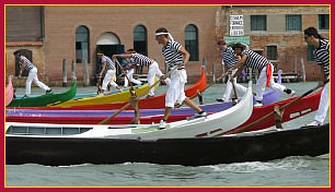 Regata di San Zanipolo Giovani su Gondole ad un remo