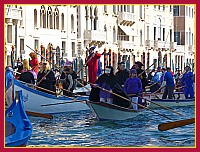 Il corteo acqueo del Coordinamento delle Remiere nel Carnevale di Venezia 2010