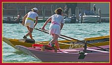 Foto Regata Murano 2010 - Donne su Pupparini ad un remo