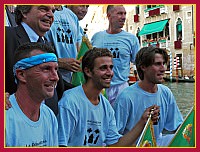 Regata Storica 2009 su Caorline: 3° Celeste (Castello 2): Livio Ceciliati, Mauro Ceciliati, Sebastiano Della Toffola, Eugenio Zennaro, Paolo Polesel, Alessandro Fongher con il ministro Renato Brunetta