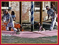 Regata Storica 2009: Regata de le Giovanissimi su Pupparini - (rosa) Davide Salvadori (Popiùr) e Claudio Carrettin (provièr)