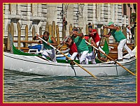 Regata Storica 2009 - Sfida delle Remiere sur Gondole a 4 remi - Bianco (Vogaepara Burano): Giovanni Seno, Giacomo Costantini, Enrico Trevisan, Ivano Dei Rossi