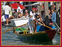 Regata Storica 2009: Regata de le Maciarèle Junior su Mascarete a 2 remi - (Vogaepara Burano) Magda Tagliapietra (popiùr) e Filippo Bon (provièr)