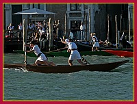 Regata Storica: Regata delle Donne su Mascarete a due remi