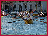 Regata Storica: Regata delle Donne su Mascarete a due remi