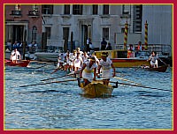 Regata Storica: Regata delle Donne su Mascarete a due remi